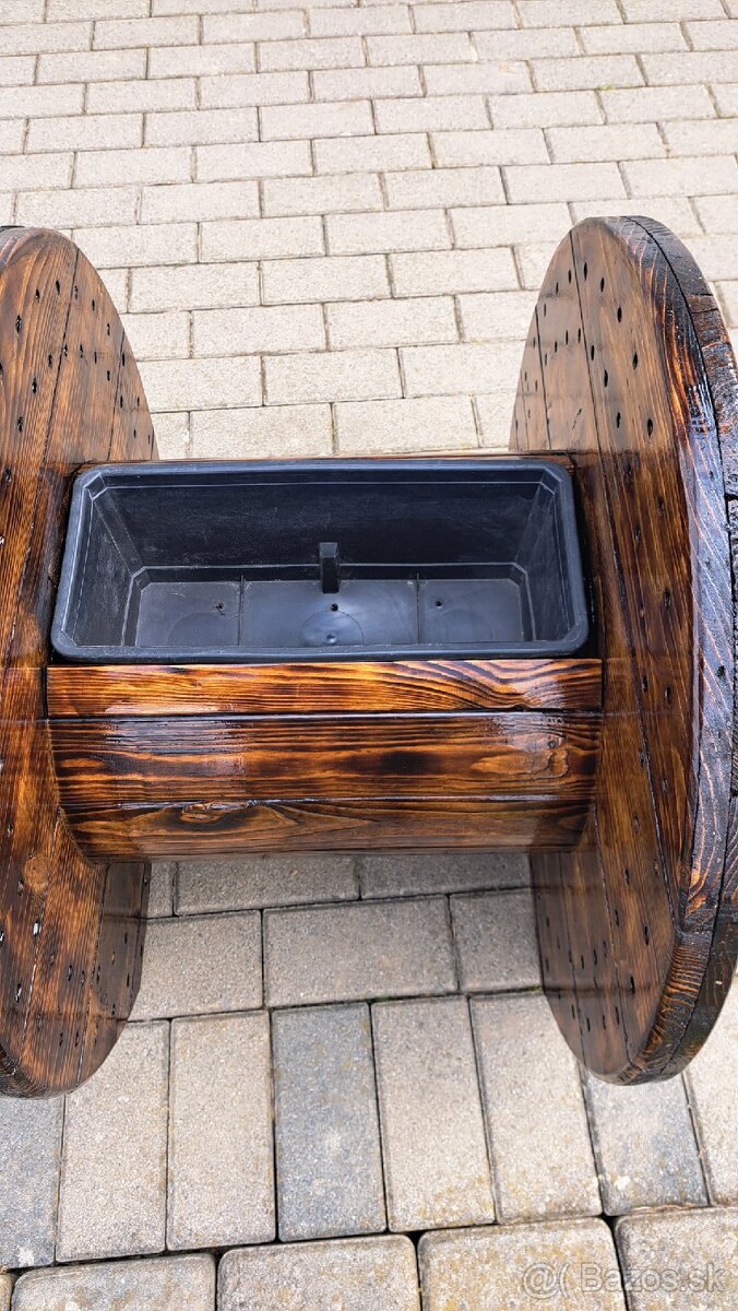 Drevený kvetináč - 2