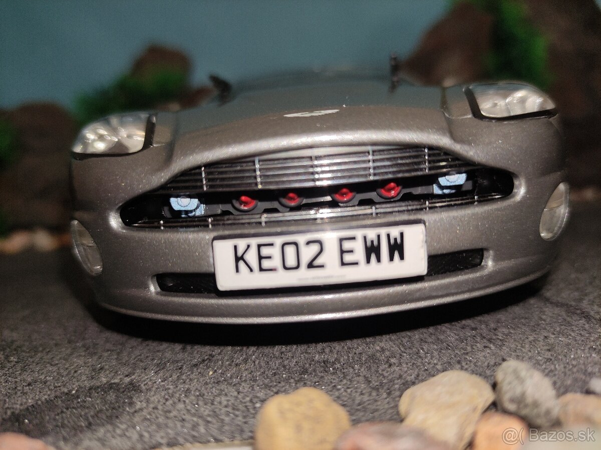 prodám model 1:18 aston martin vanquish James Bond - 2