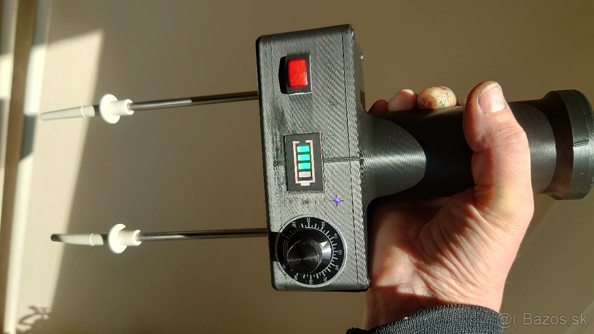 elektrický akumlatorový paralyzér omračovač na ošípané - 2