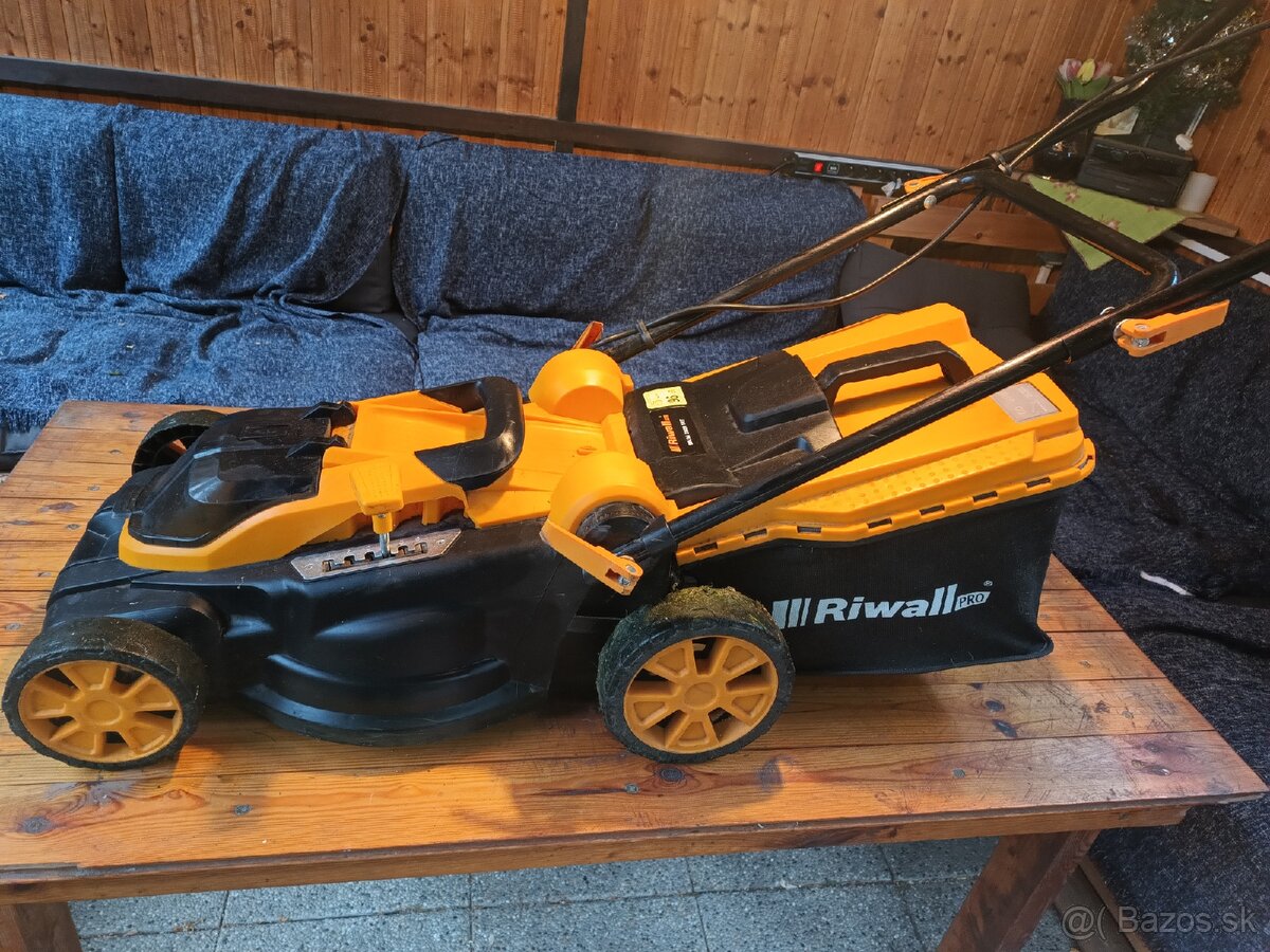 Riwall PRO RALM 3820 SET - 2
