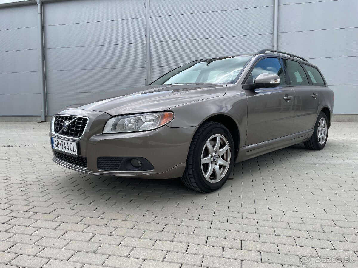 Volvo V70 2.4 D5 - 2