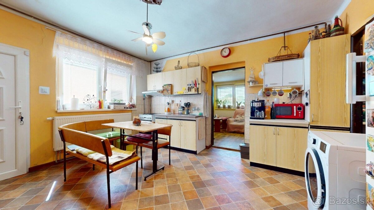 4-IZB. RD s veľkým pozemkom - HLOHOVEC - 2