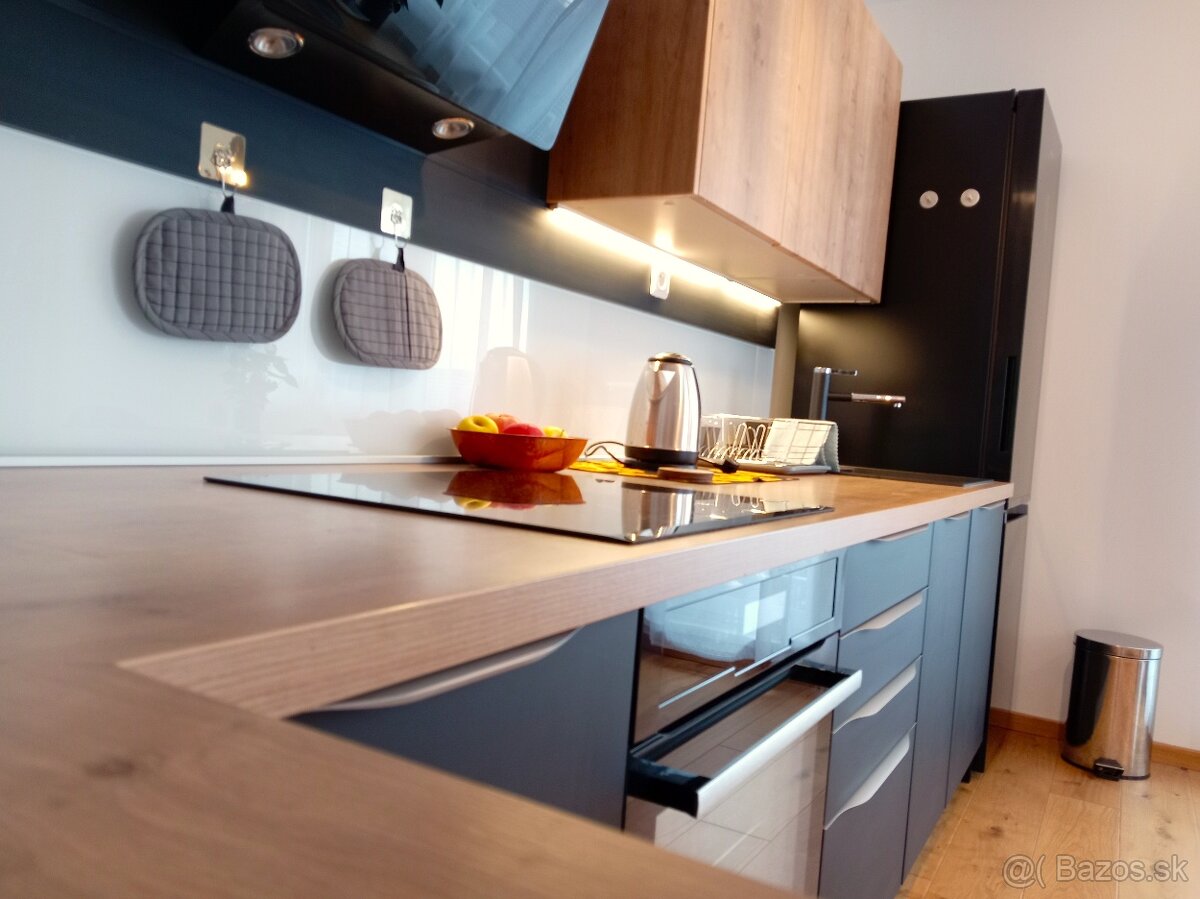 Novostavba : 2 izbový byt s veľkou loggiou 8 m2 | 53 m2 | KE - 2