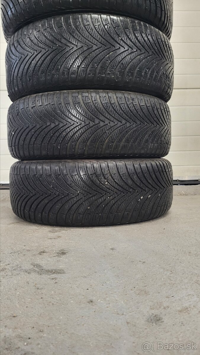 Celoročné pneumatiky 215/55ZR17 98W - 2