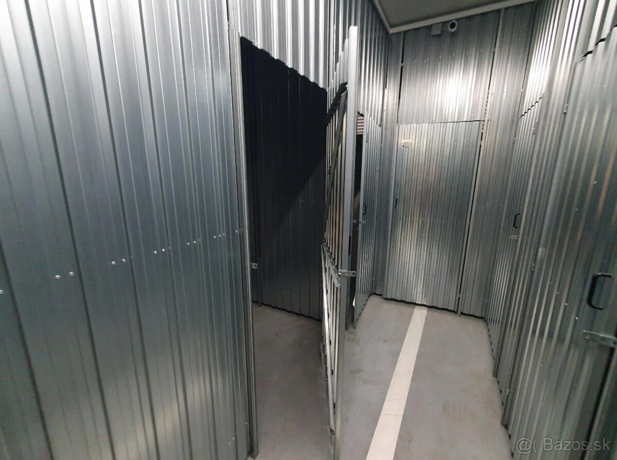 Malý Interný Sklad T55 (3,5 m²) na prenájom (Tomášikova 50D) - 2