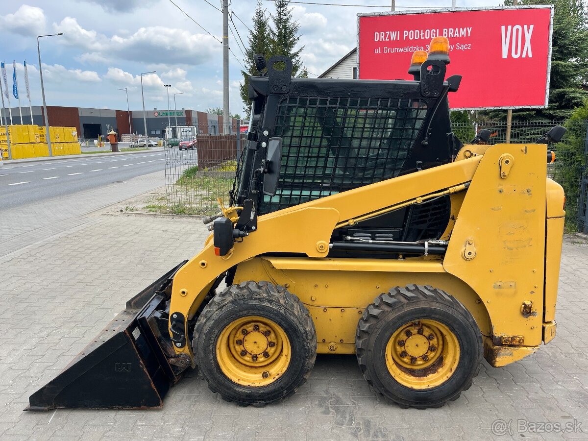 Nakladač smykovy Caterpillar 226B3, Bobcat, JCB, Kramer, UNC - 2