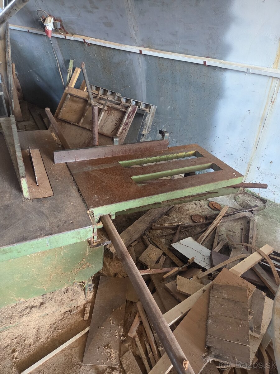 Liatinová stolová kotučová píla s nastavením mieri - 2