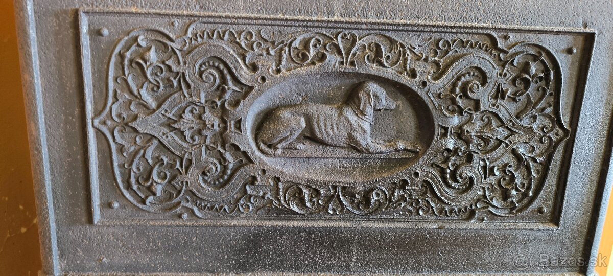 Starožitná liatinová pec. - 2