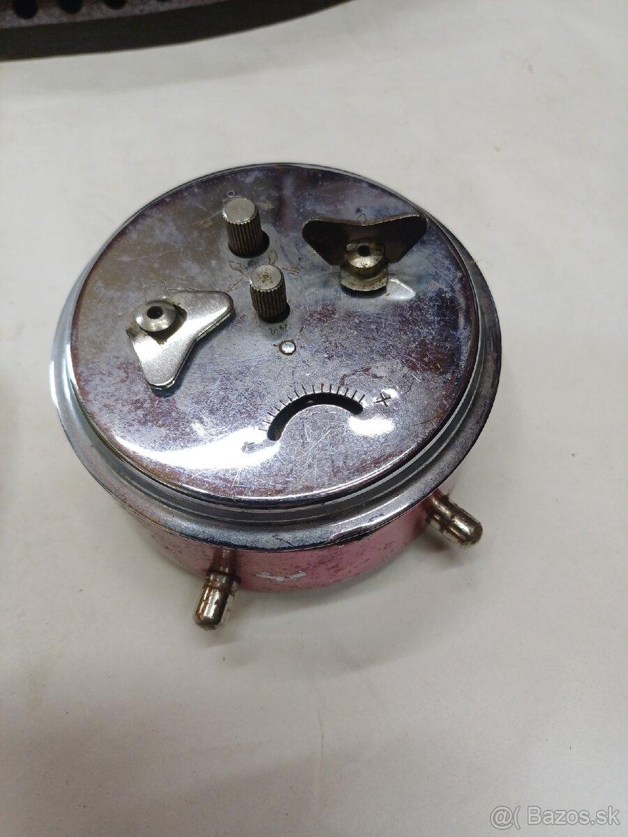 Predám starožitnu žehličku dobrom stave - 2