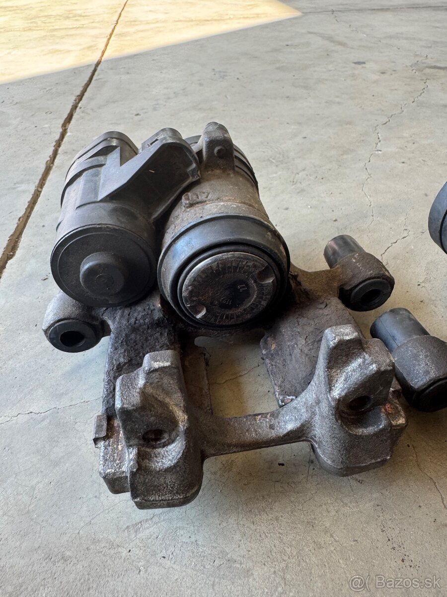 Brzdový strmeň - 2