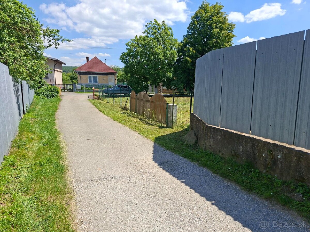 Predaj stavebného pozemku Šaca - 2