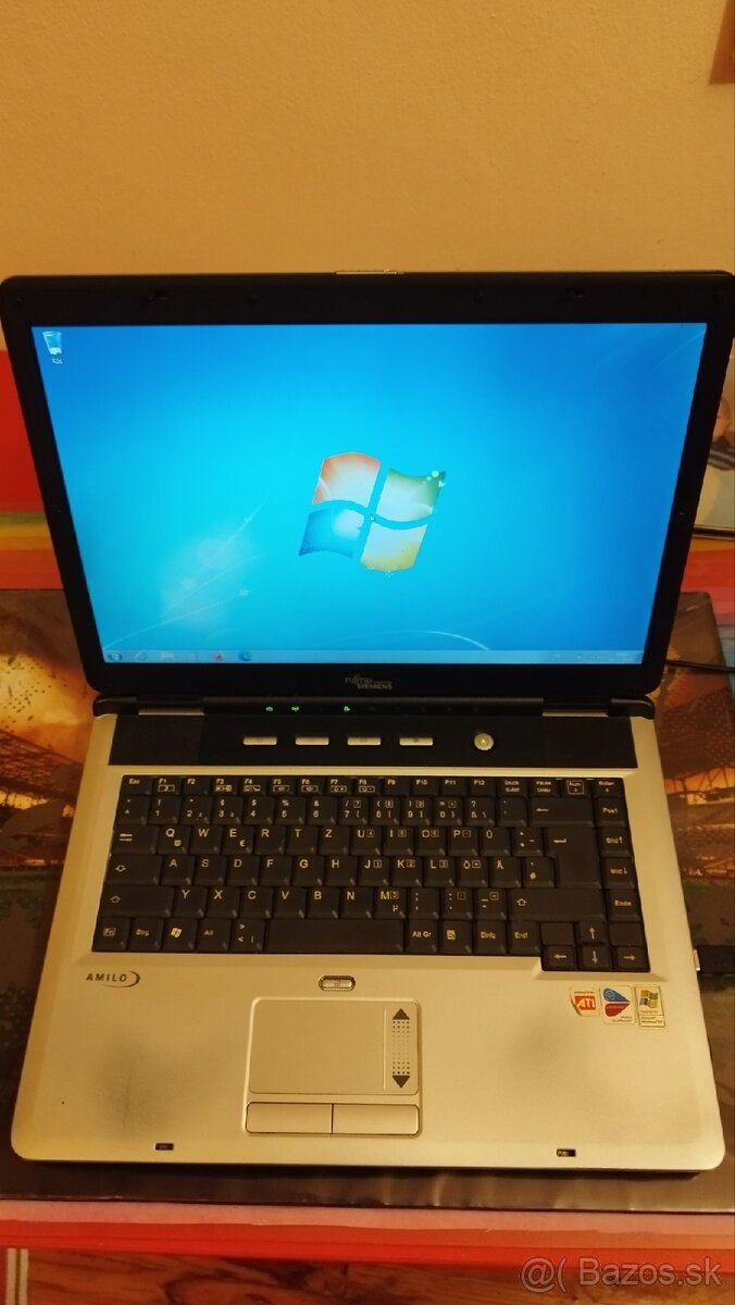 Predám retro notebook Fujitsu Siemens Amilo M1437G. - 2