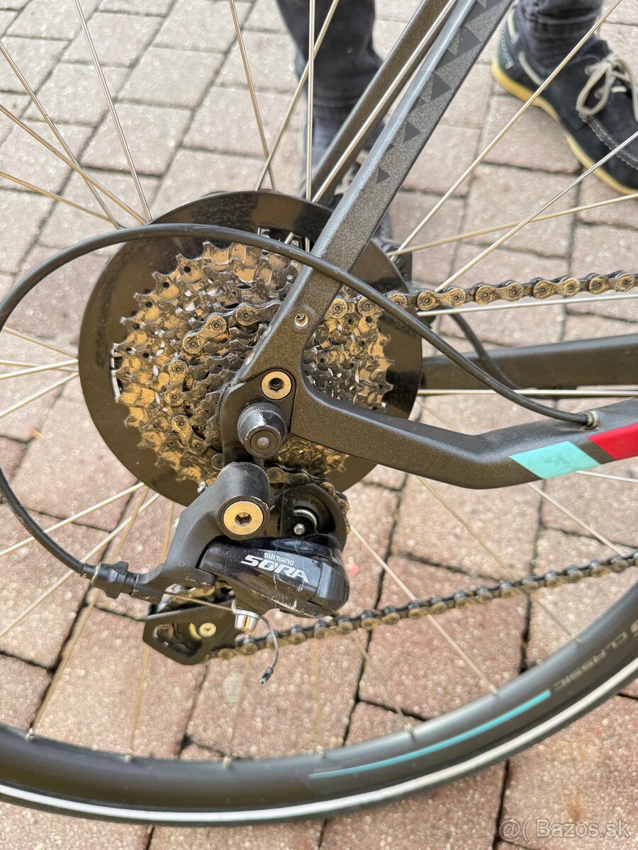 Karbonový bicykel Specialized Sirrus - 2