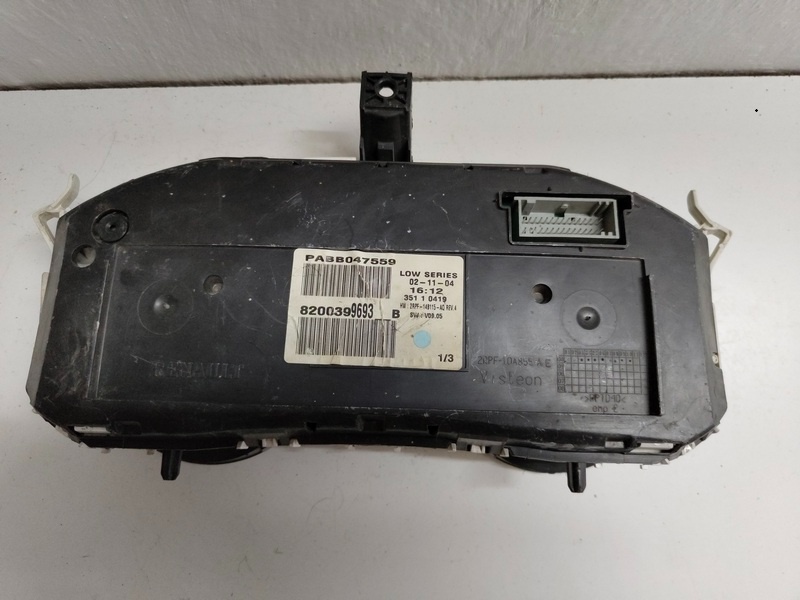 tachometer renault megane 2 8200399693b 50€ - 2