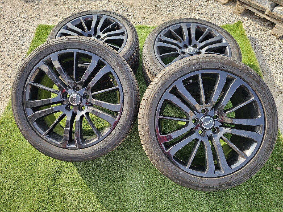 Pneu na diskoch Range Rover