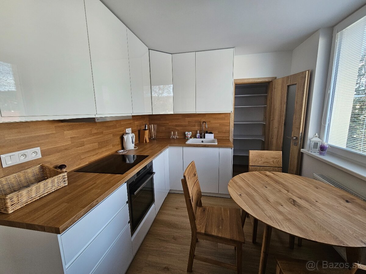 Lukratívny 4izbový byt po komplet. rekonštrukcii - 2