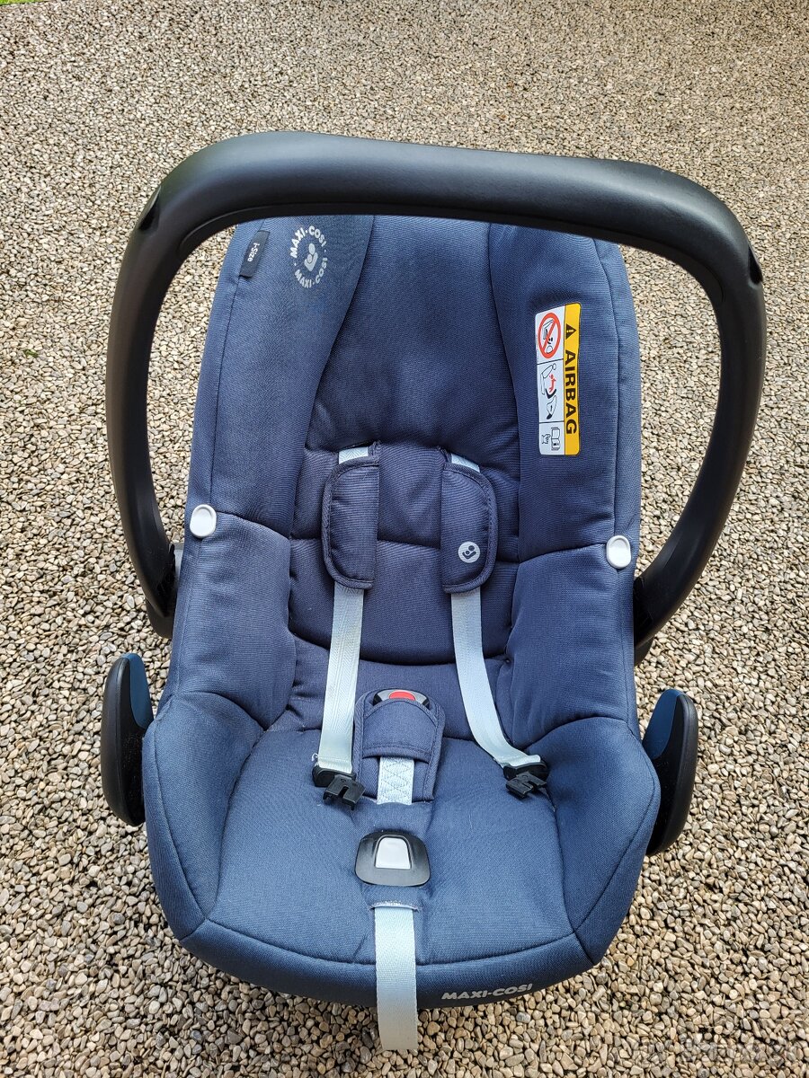 Vajíčko Maxi-Cosi Rock so základňou Maxi-Cosi FamilyFix3 - 2