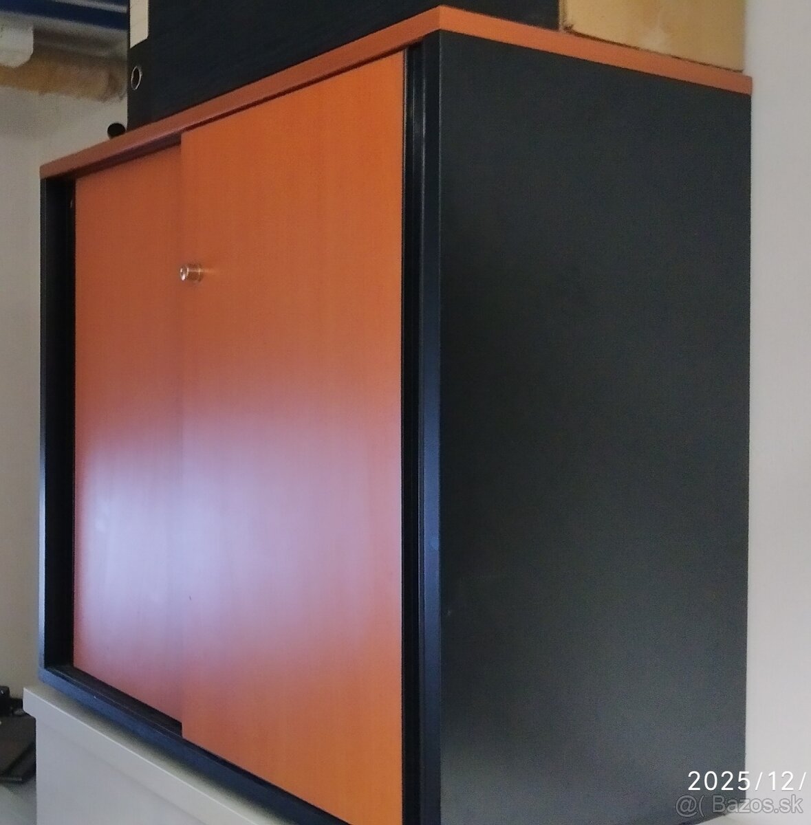 Skrinka na dokumenty s posuvnými dverami - 2