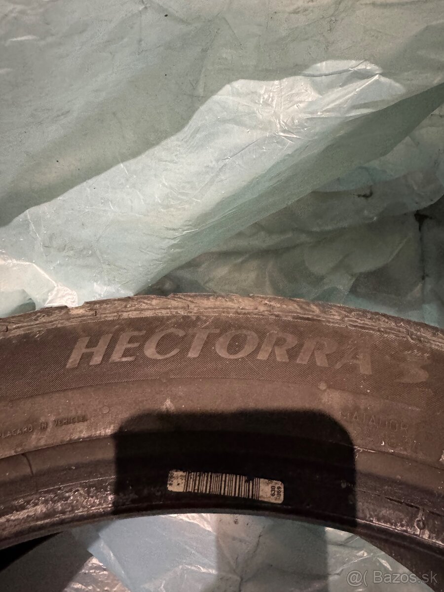 Letné pneu 245/40 r19 - 2