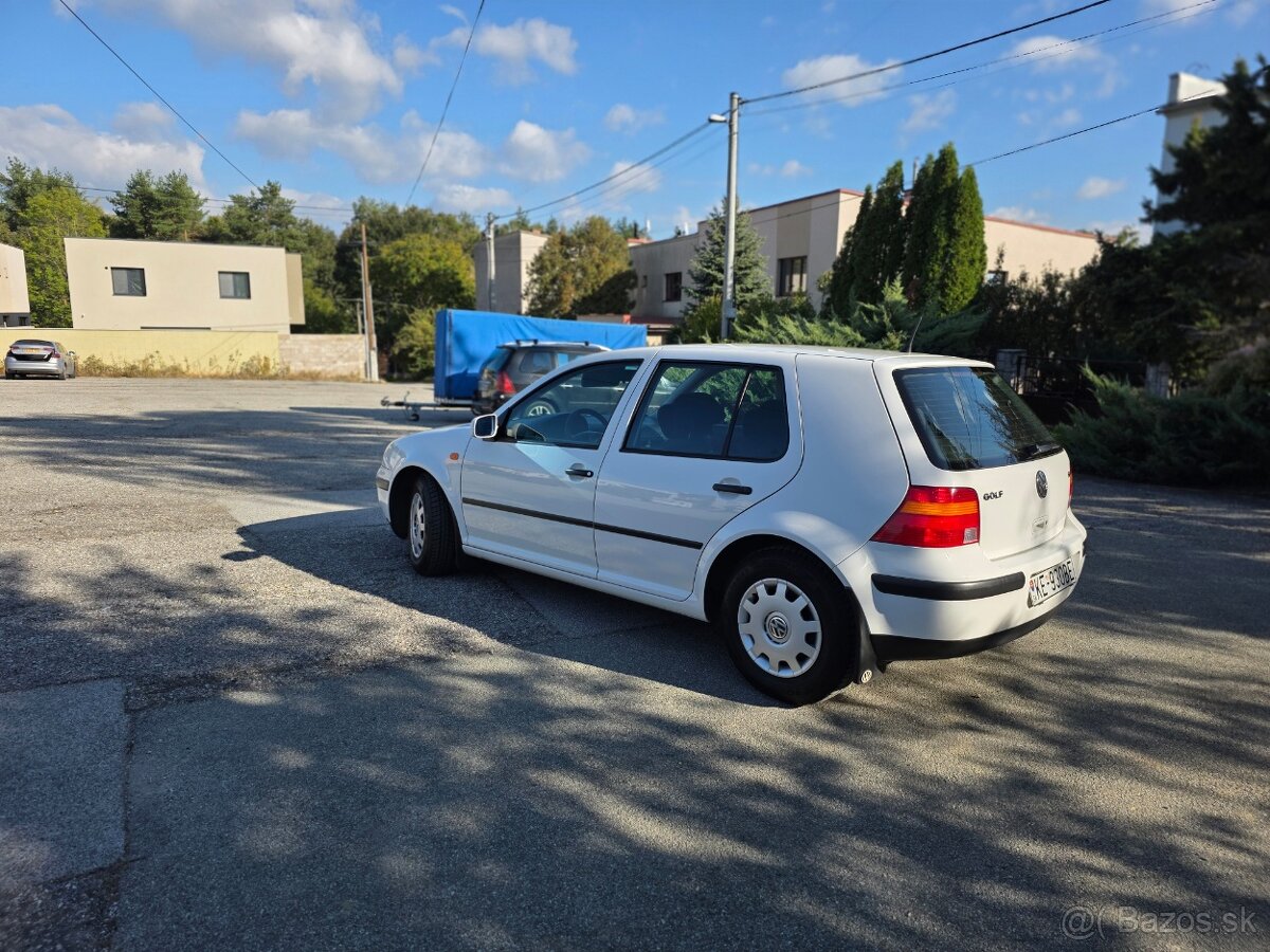 Volkswagen Golf 4 1.6 149000 km - 2