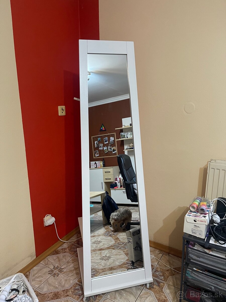 Zrkadlo s úložný priestorom - 2