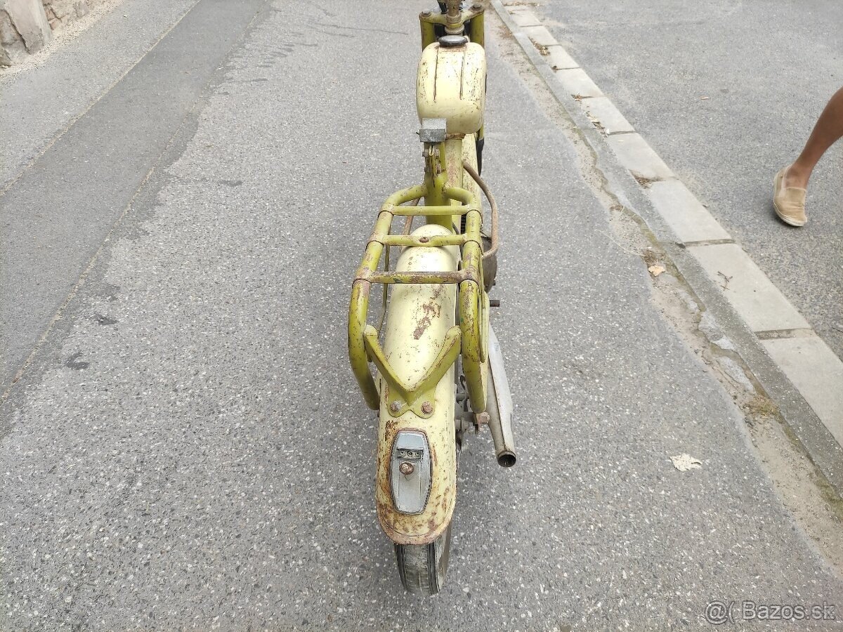 Prodám motoguzzi 50 r.v. 1963 - 2