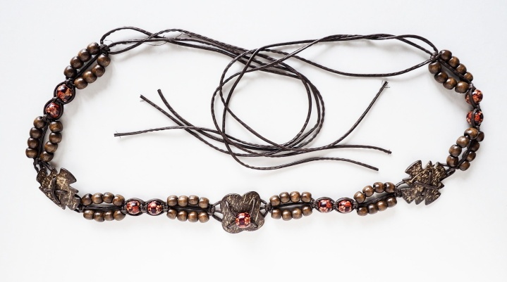 Doplnok k dámskym šatám. - 2