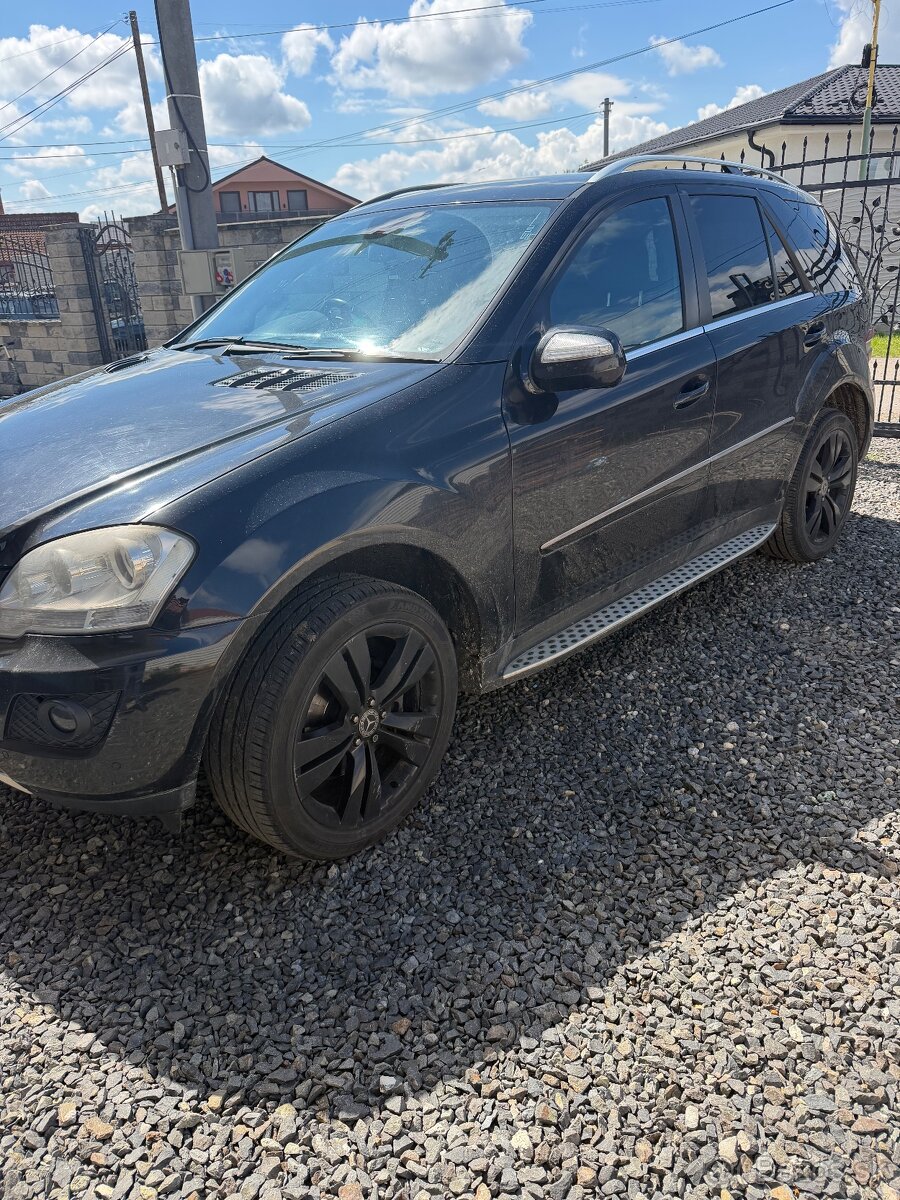 Predam anglicky Mercedes ml320 - 2
