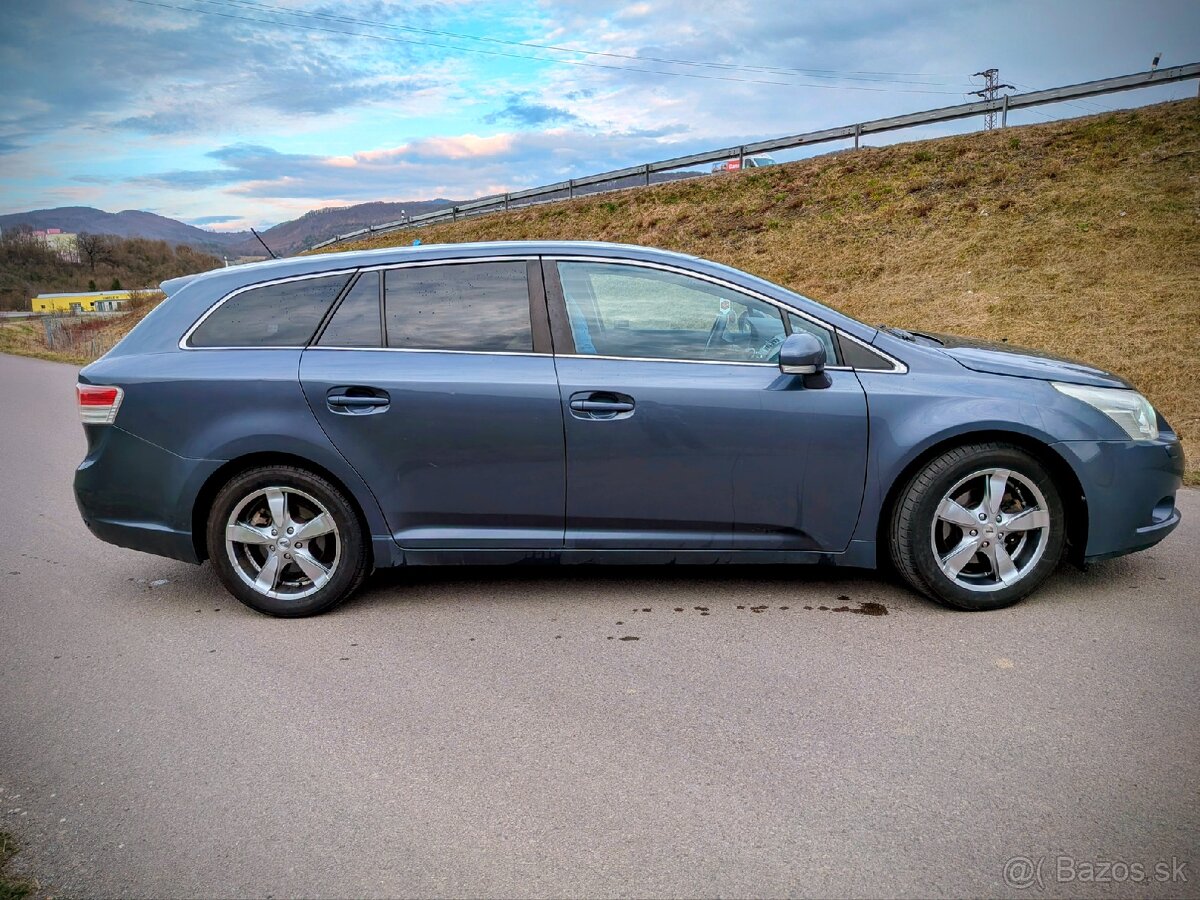 Toyota Avensis t27 - 2
