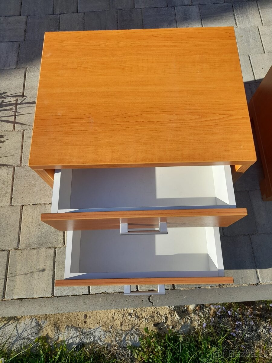 Predám 2x nočný stolík - 2