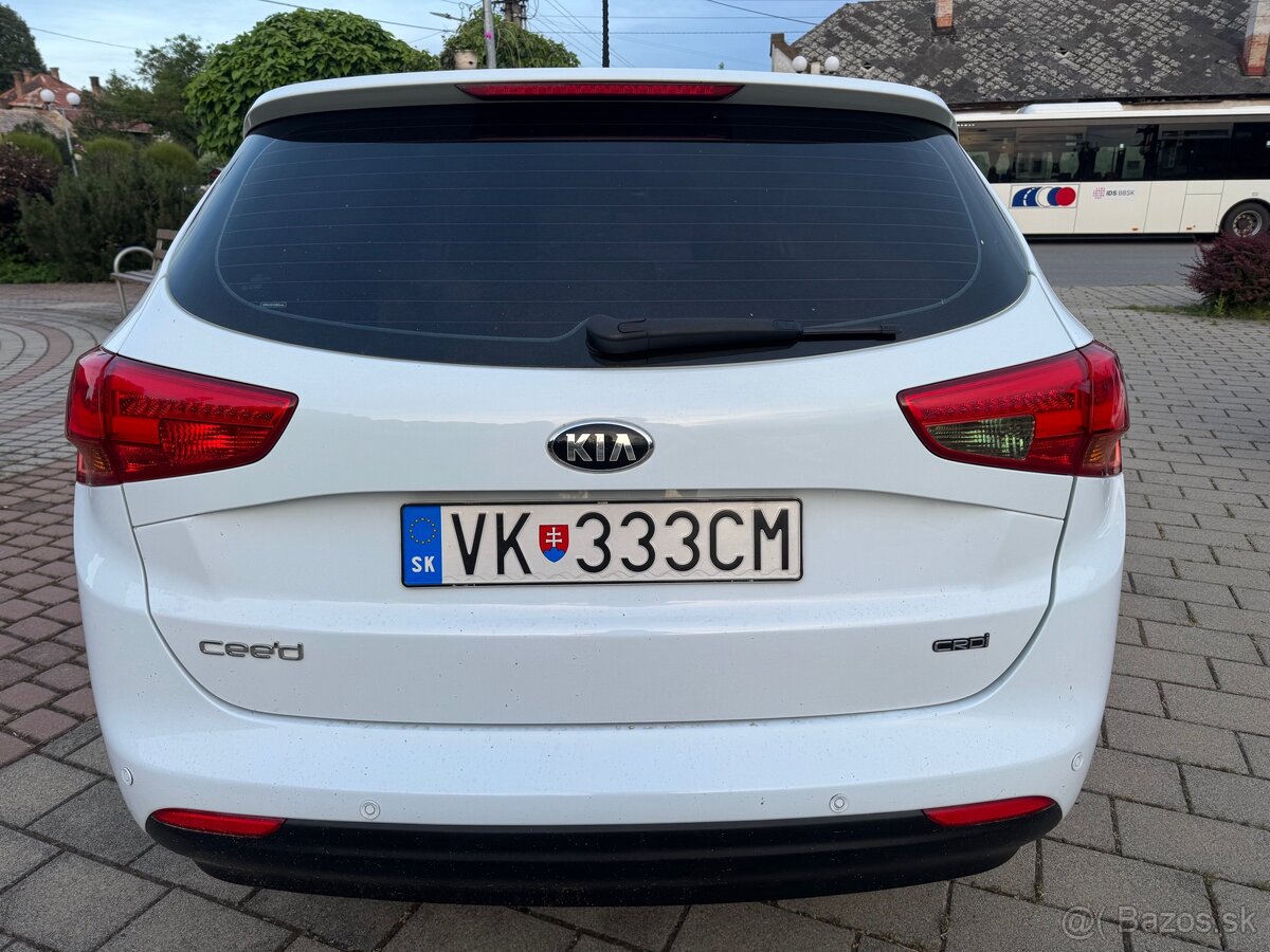 KIA Ceed combi Diesel 2013 manuál - 2