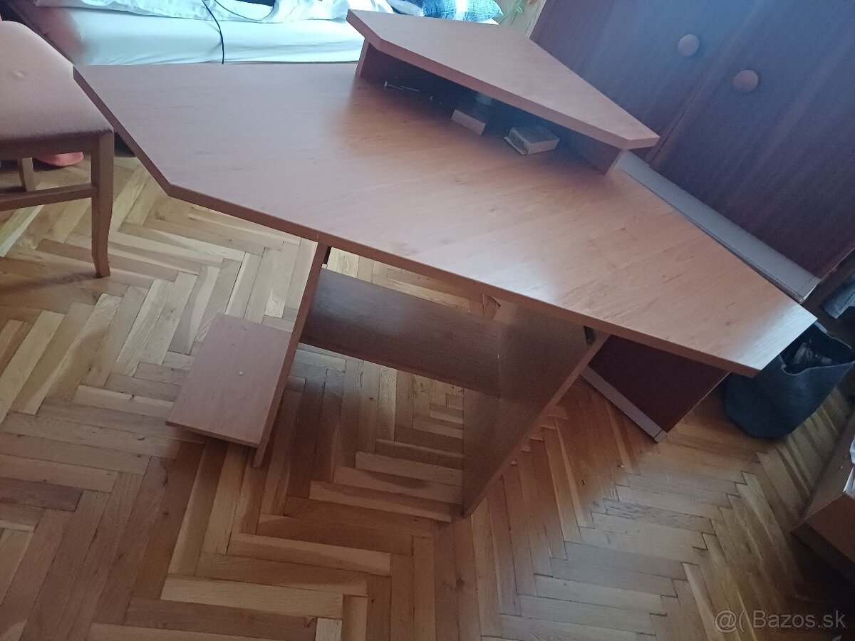 Pisaci stol - 2