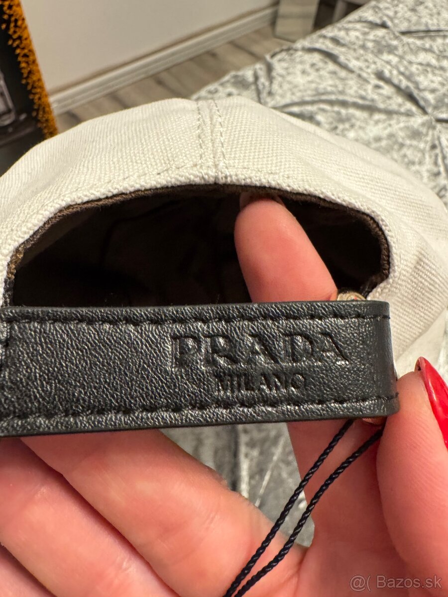 Prada šiltovka - 2