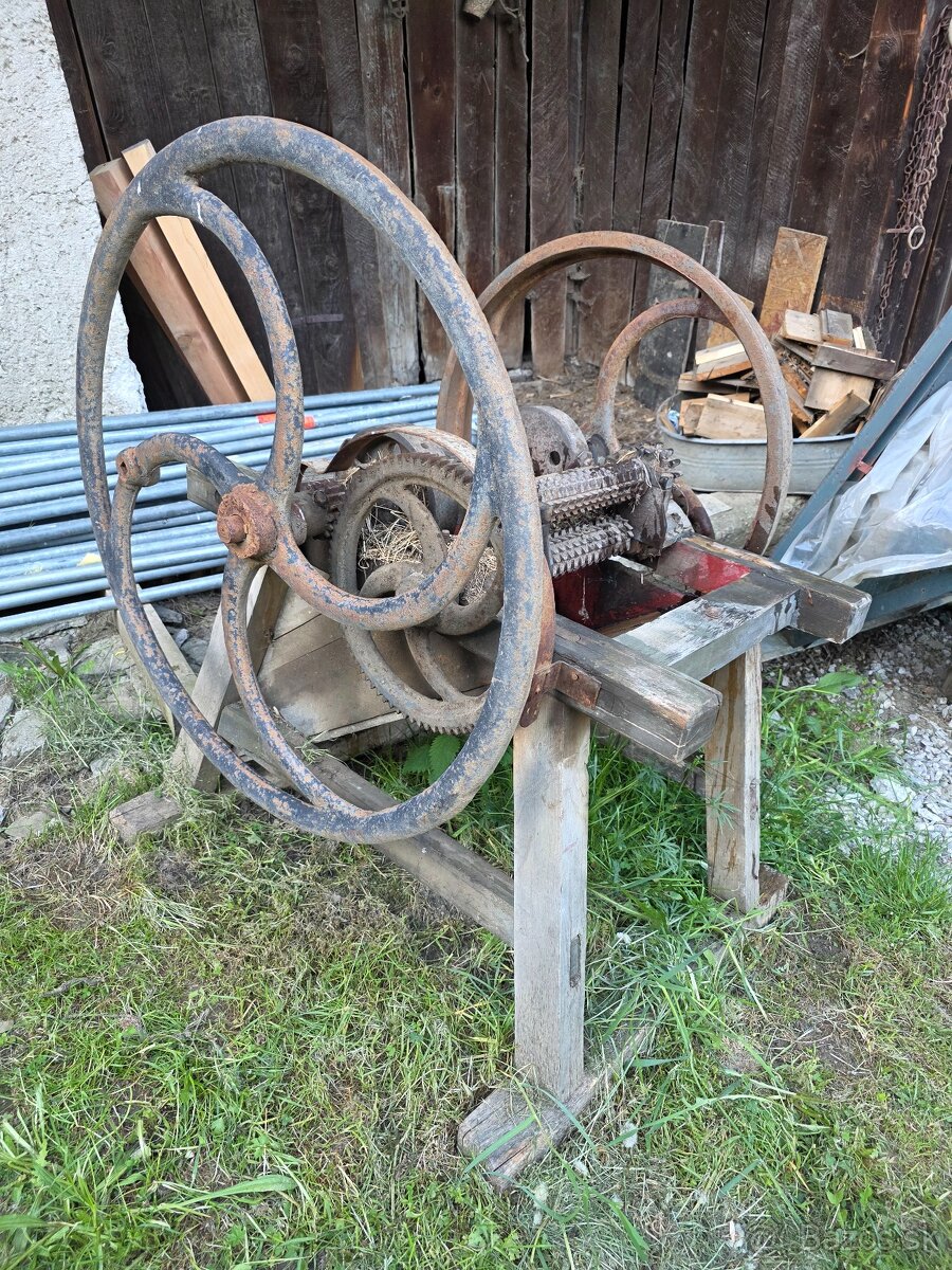Sečka, mlaťačka, rezačka na seno - 2