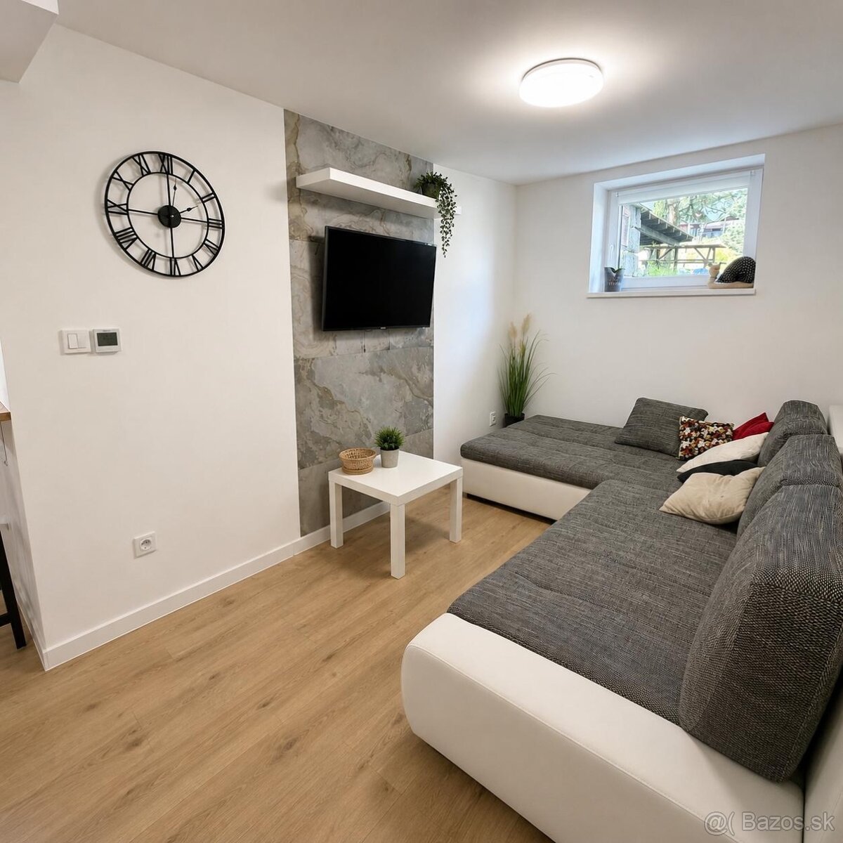 NA PREDAJ: 2i apartmán v srdci Donovál - 2