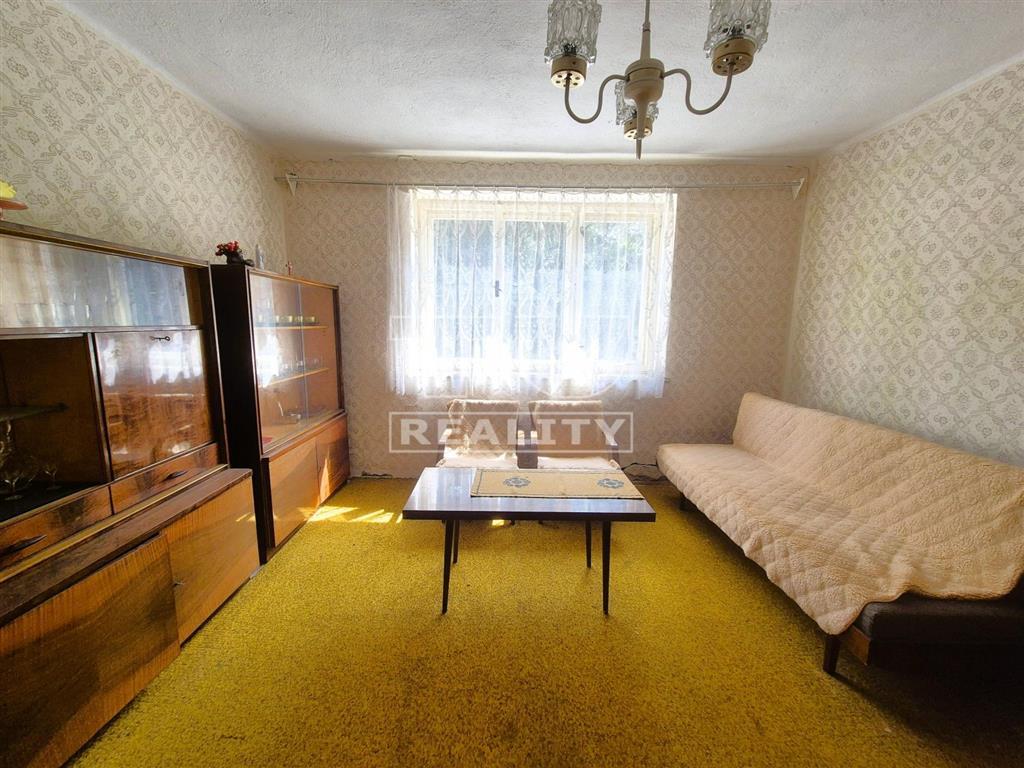 Exkluzívne na predaj vidiecky dom v Hosťovciach, pozemok... - 2