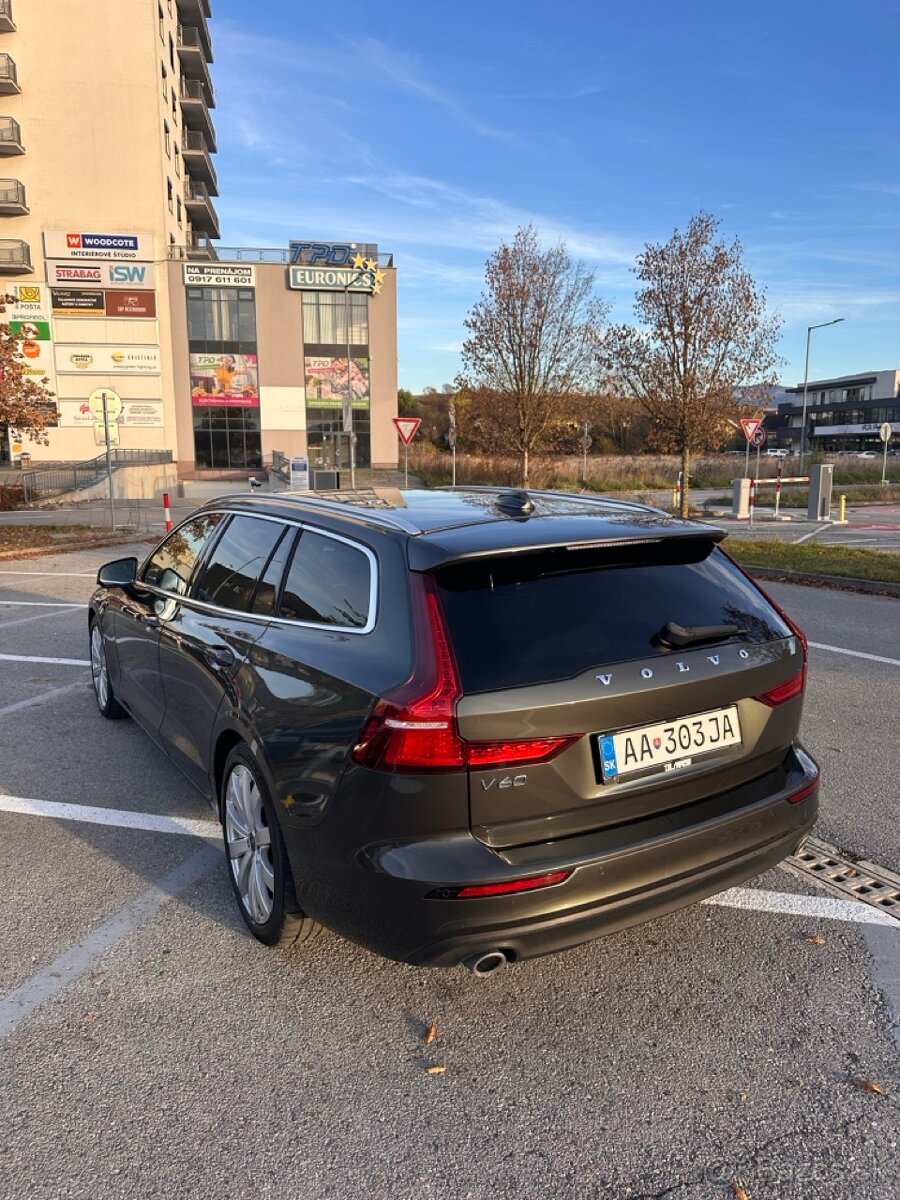 Volvo V60 2.0 4×4, rok 2020 – plná výbava - 2