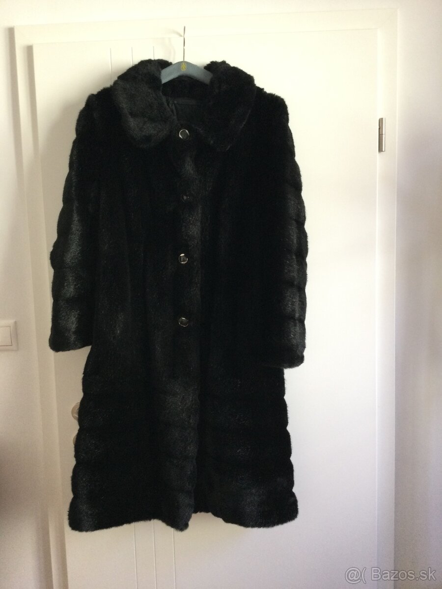 Čierny dámsky kožuch - 2