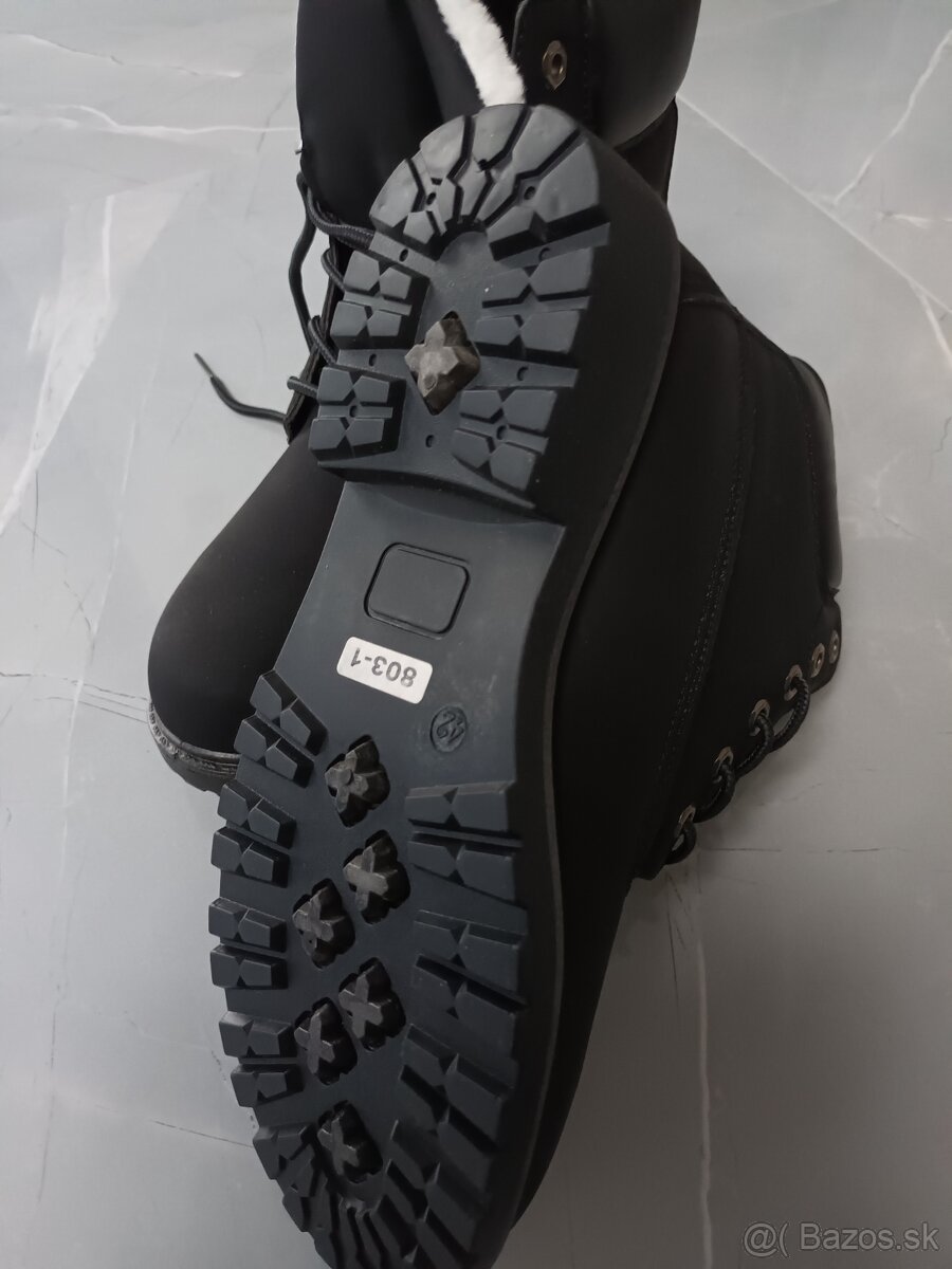 Nove panske zimne topanky vel 42_ polovicna cena - 2