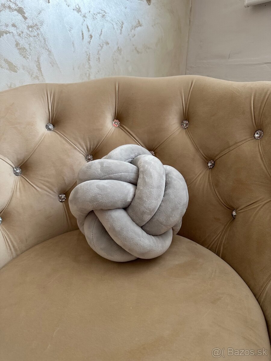 Vankúšik sivý guľa - 2