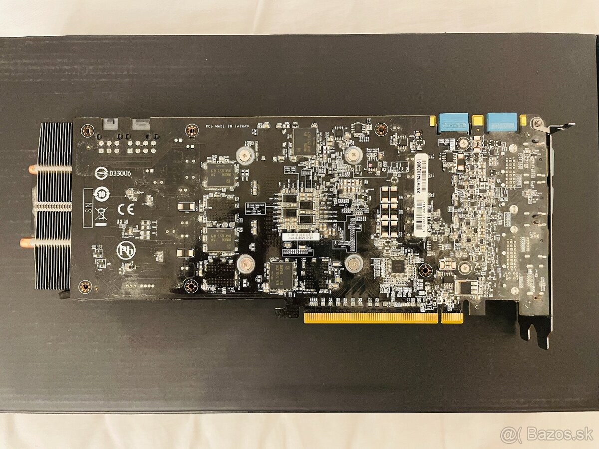 GIGABYTE GTX 970 WINDFORCE 3X Gaming 4GB - 2