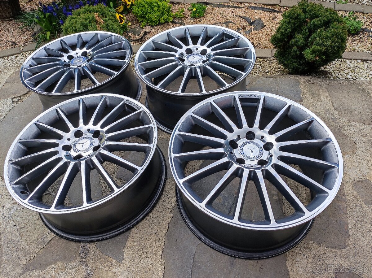 MERCEDES C 63 AMG - 2