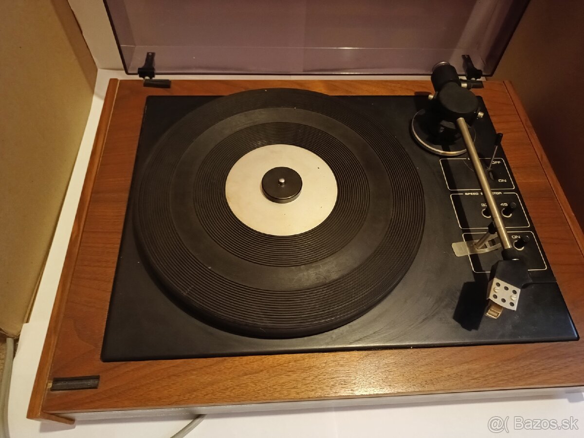 Gramofón Tesla NC420 HIGH FIDELITY TURNTABLE - 2