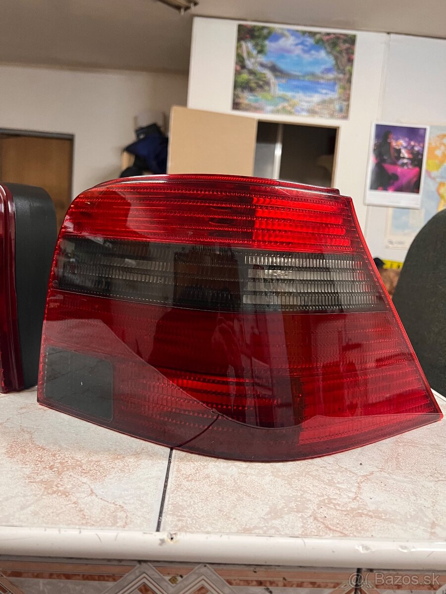 Zadné svetla golf 4 r32 - 2