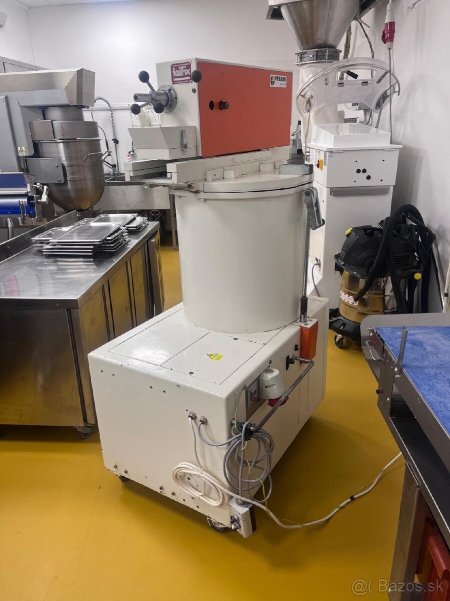 CHLEBOVÁ DĚLIČKA TĚSTA FRITSCH - 2