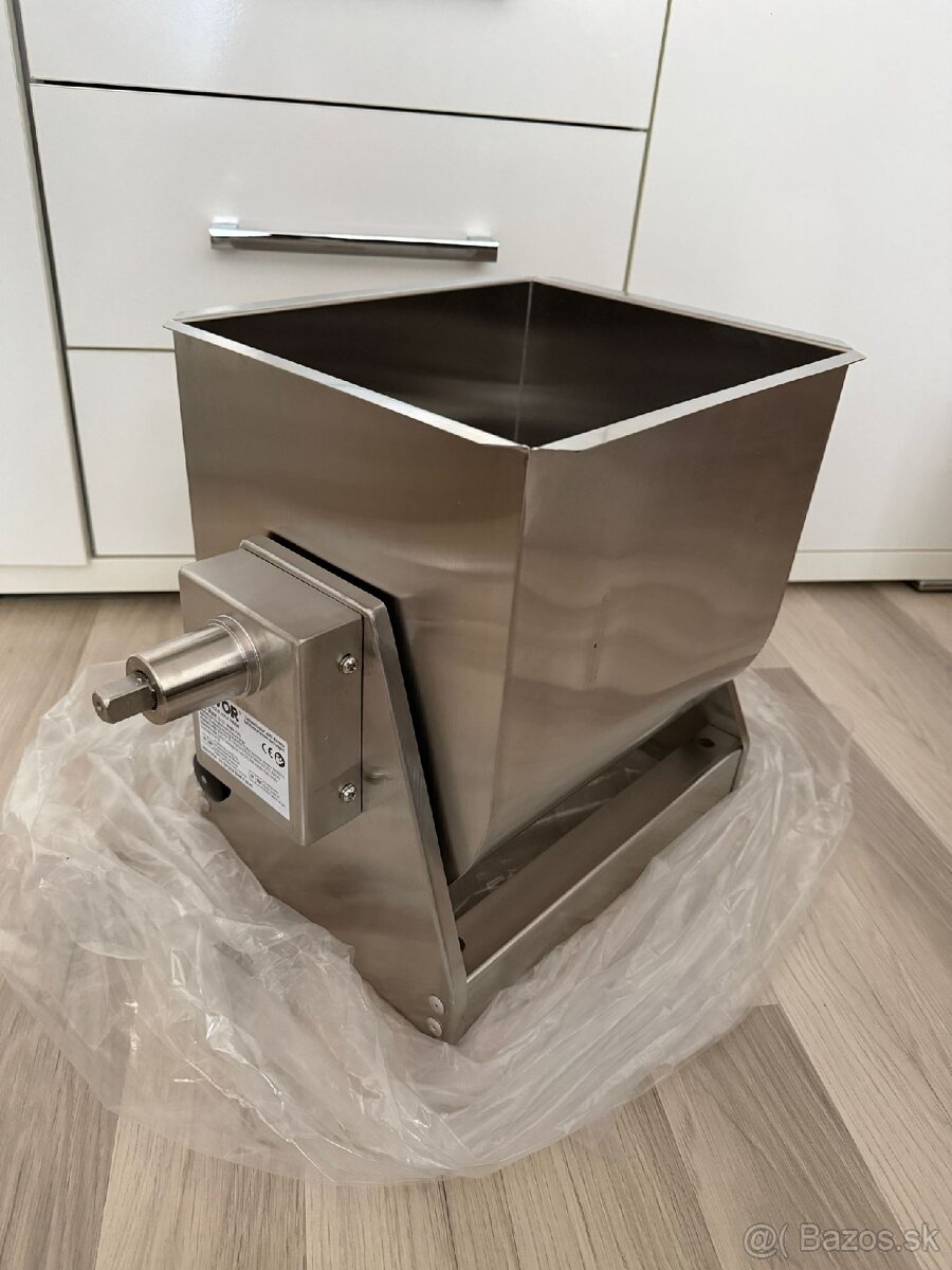 Rucna miesacka masa na klobasy 20L 10kg - 2