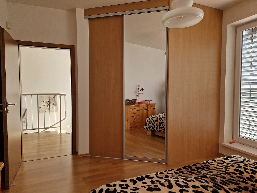 Pekný dom v atraktívnej lokalite Čierna Voda,iba 15 km od BA - 2