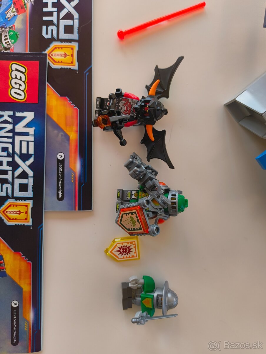 Lego Nexo Knights 70320 Aaron Foxs Aero-Striker V2 - 2