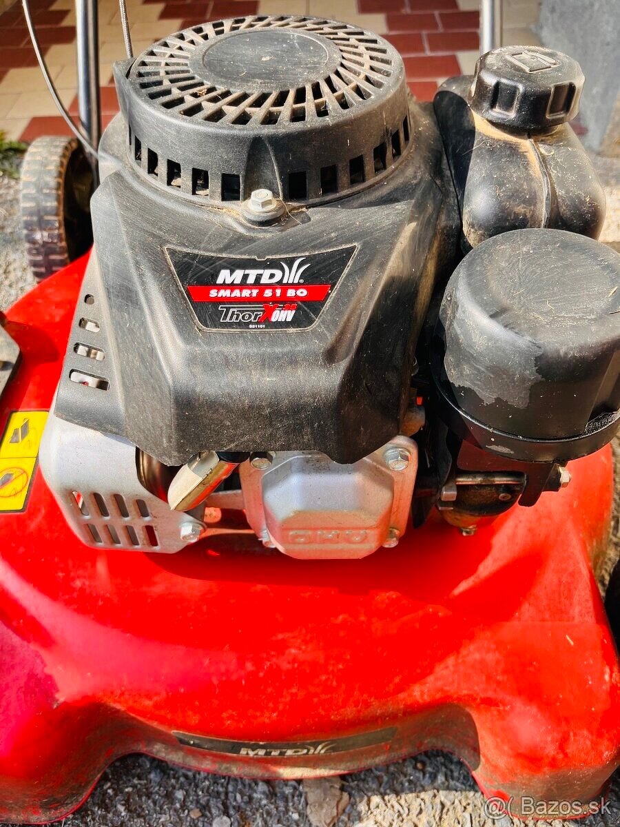 Benzinova kosacka MTD - 2