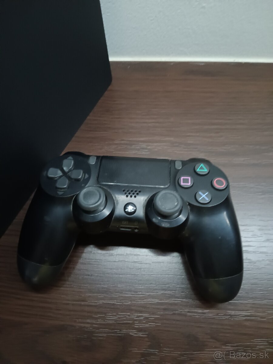 Playstation 4 pro - 2